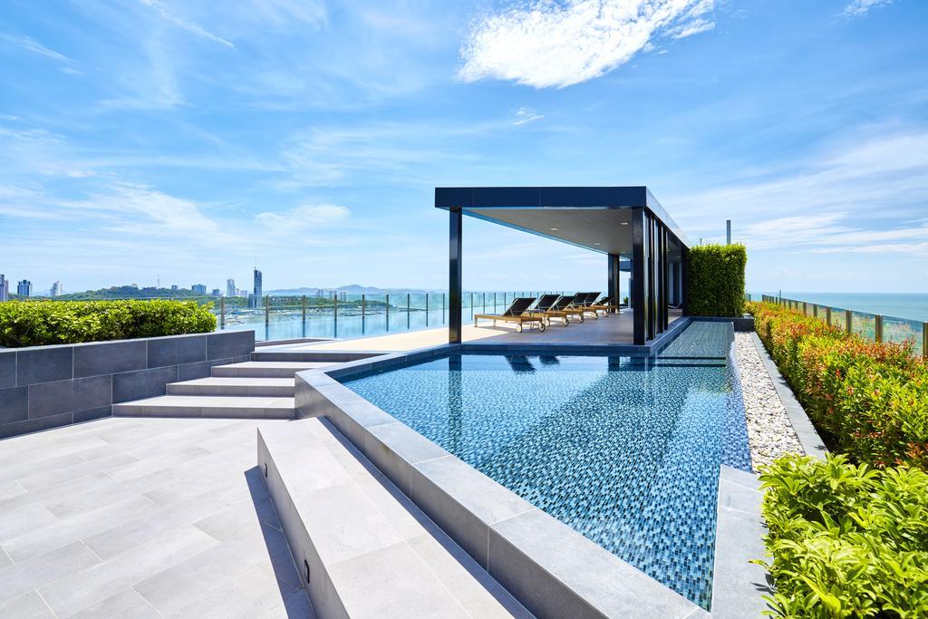 The Base By Fantasea Beach Apartment Pattaya Exterior photo
