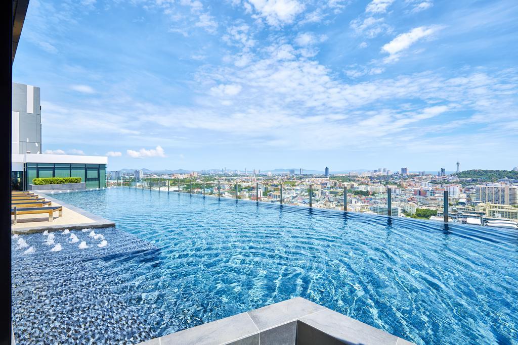 The Base By Fantasea Beach Apartment Pattaya Exterior photo