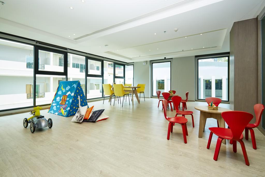 The Base By Fantasea Beach Apartment Pattaya Exterior photo