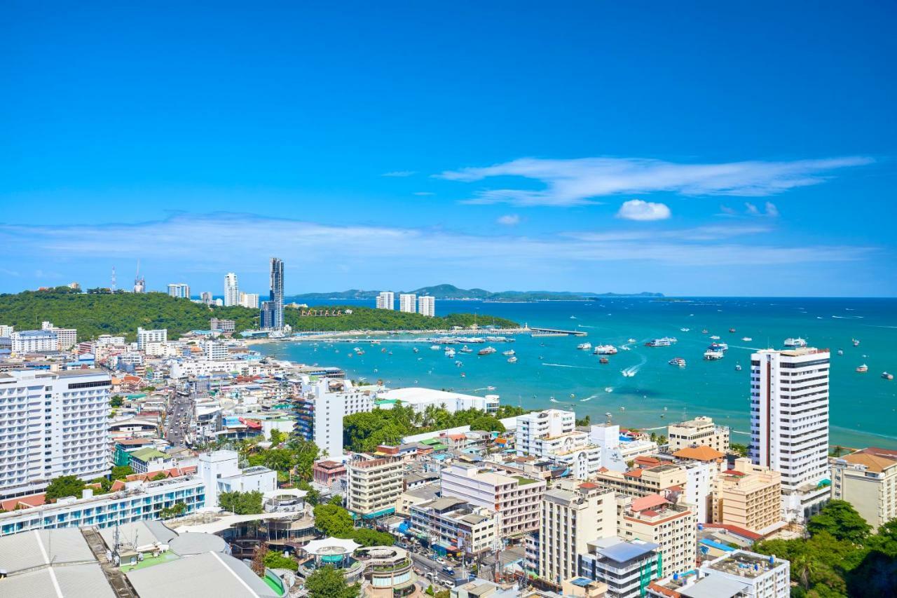 The Base By Fantasea Beach Apartment Pattaya Exterior photo